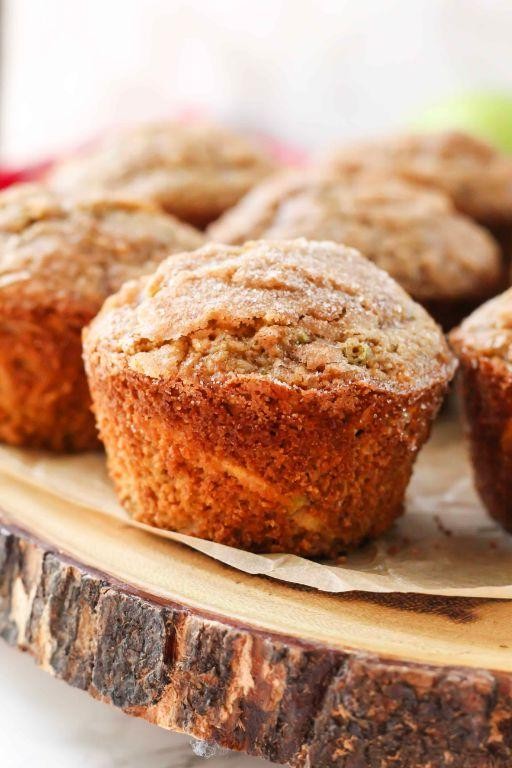 Applesauce Cinnamon Oat Muffins