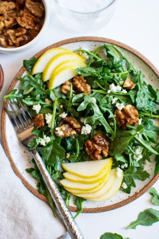 Arugula and Pear Salad with Toasted Pecans