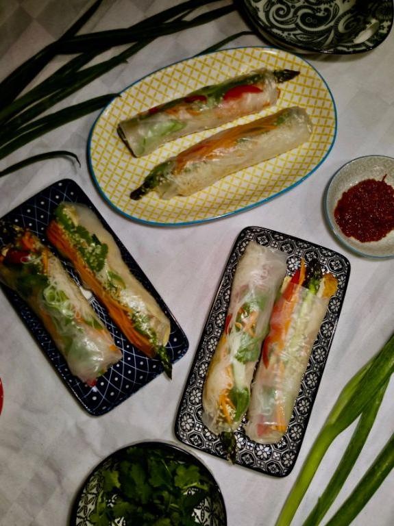 Asparagus and Sesame Rice Wraps