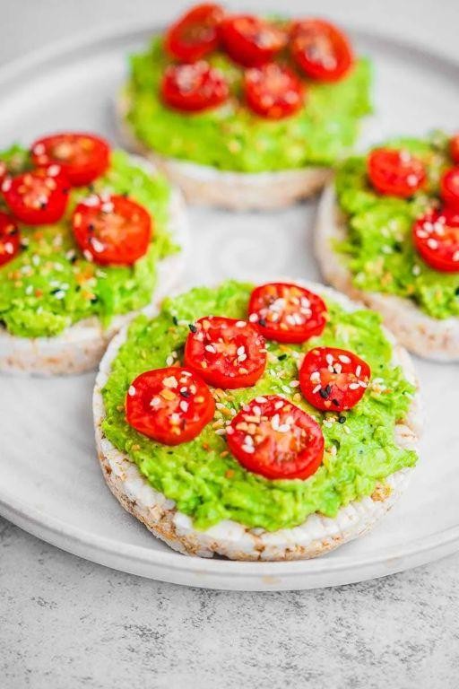 Avocado and Tomato on Rice Cakes