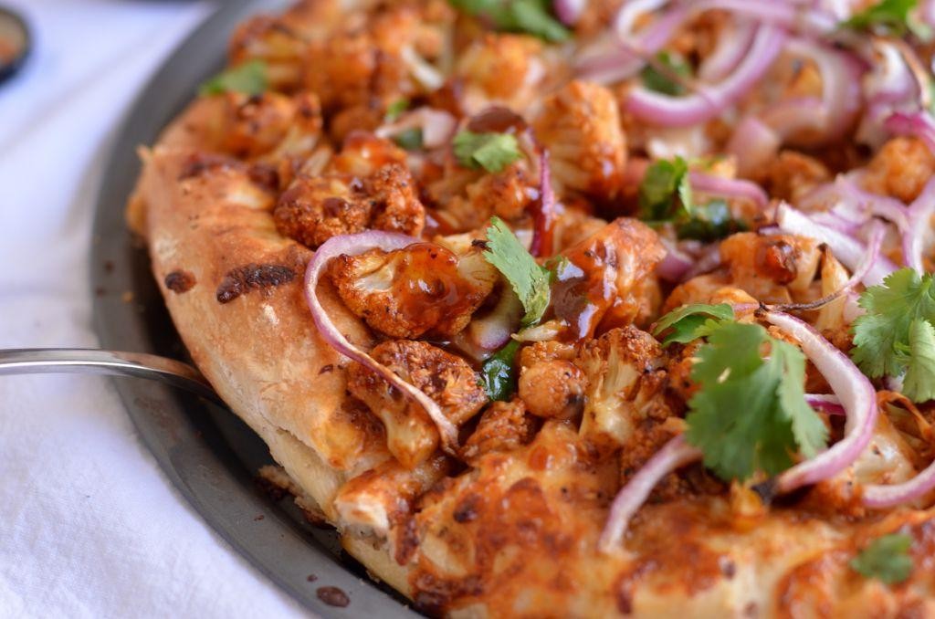 BBQ Cauliflower Pizza with Red Onions
