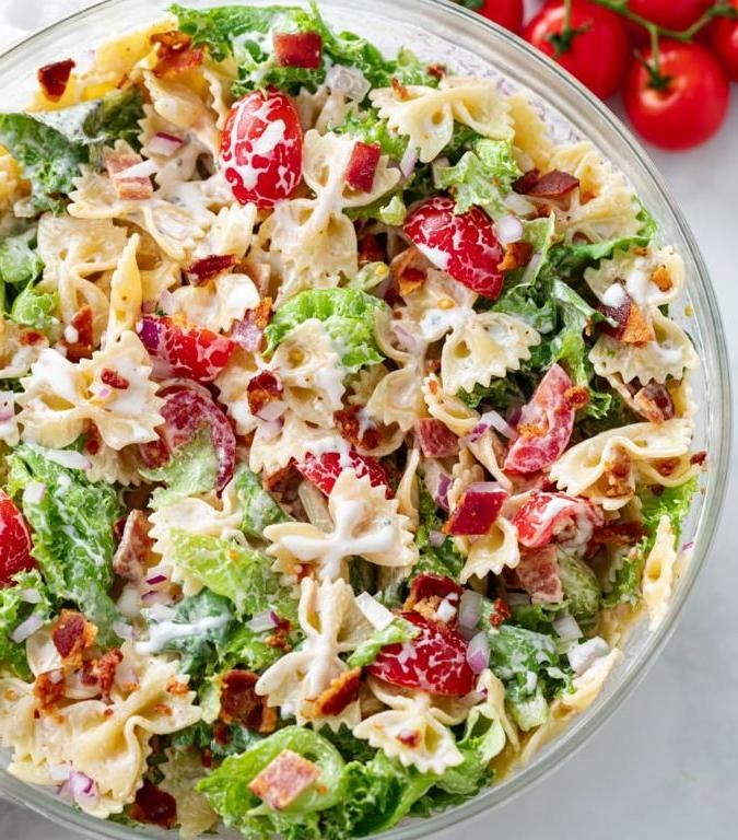 BLT Pasta Salad with Creamy Dressing