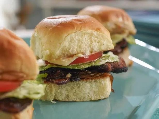 BLT with Candied Bacon and Maple Aioli