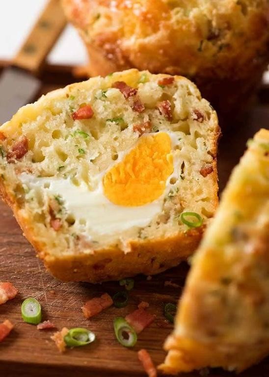 Bacon and Egg Breakfast Muffins