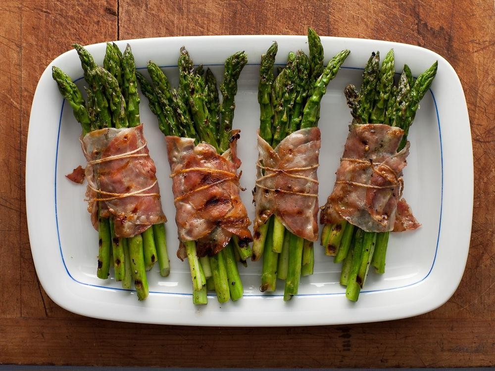 Bacon-Wrapped Asparagus Bundles
