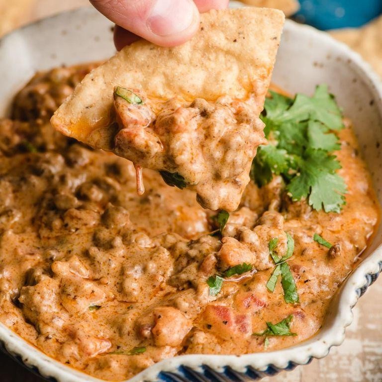 Baked Ground Beef and Cheese Dip
