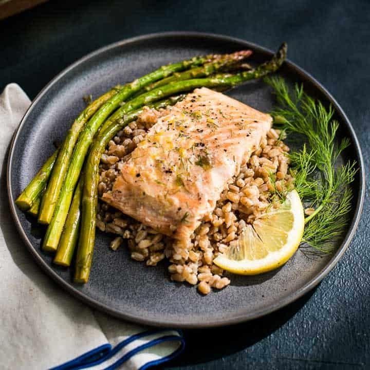 Baked Salmon with Asparagus and Dill