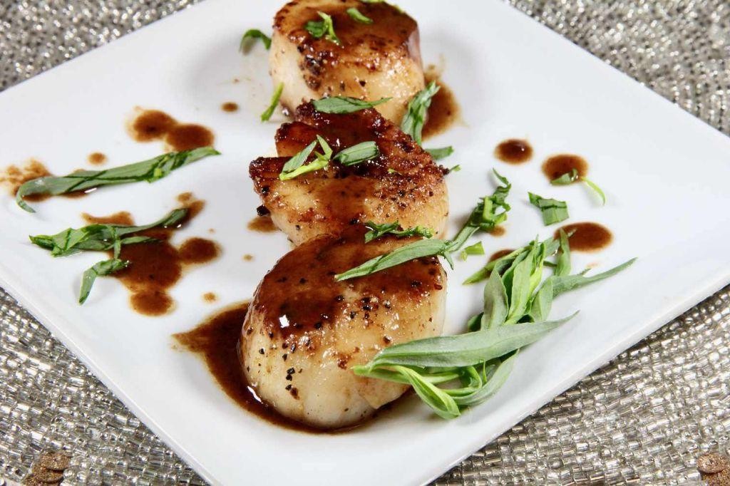 Balsamic Glazed Sauteed Scallops