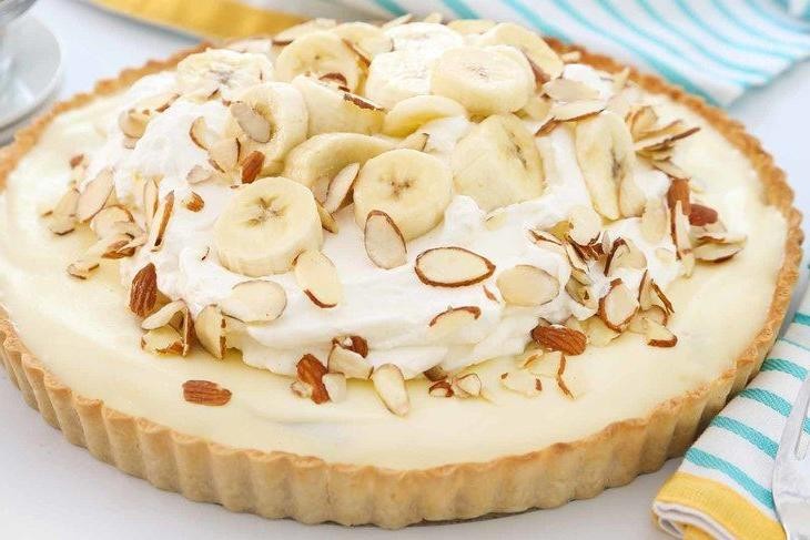 Banana Cream Pie with Almond Crust