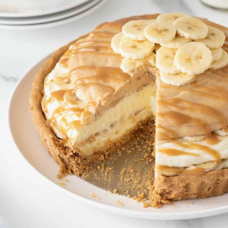 Banana Cream Pie with Peanut Butter Drizzle