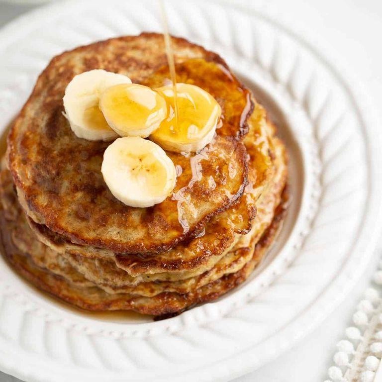 Banana Oatmeal Pancakes