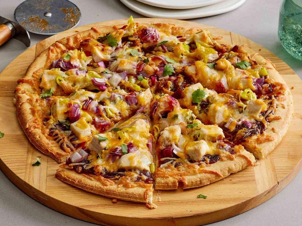 Barbecue Chicken and Egg Pizza