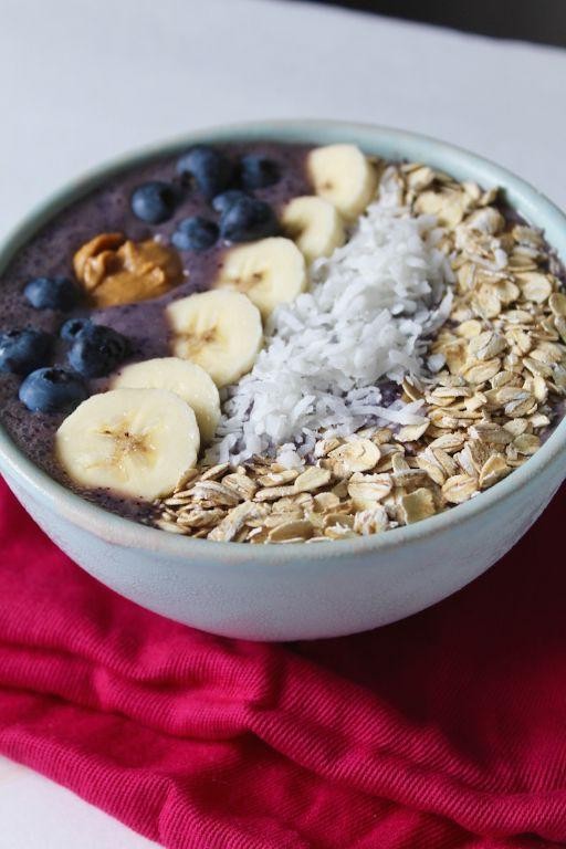 Berry and Acai Raw Oats Bowl