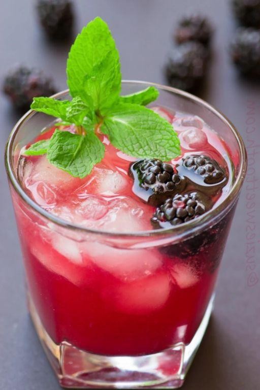 Blackberry Mint Fizz