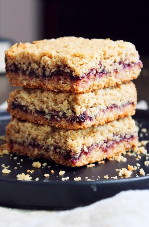 Blackberry Oatmeal Breakfast Bars