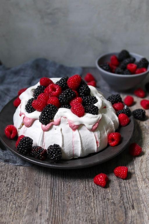 Blackberry Pavlova Perfection
