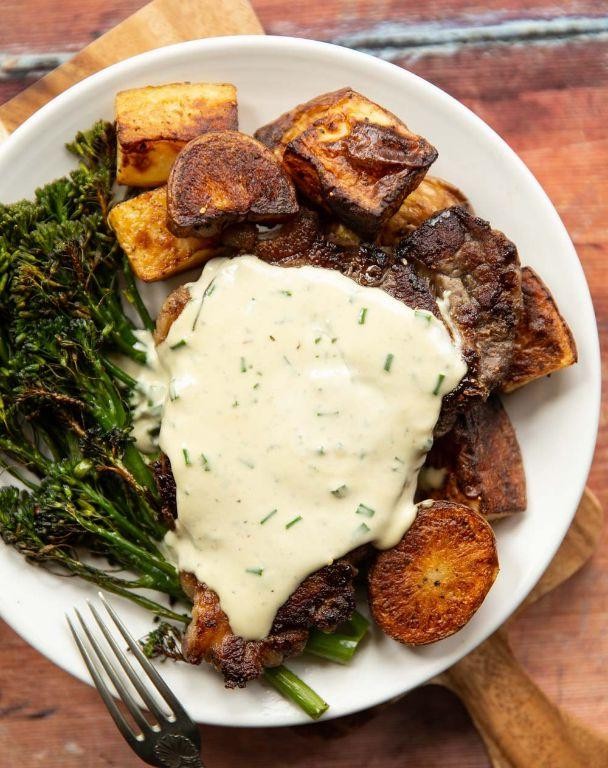 Blue Cheese Fillet Steak with Creamy Spinach