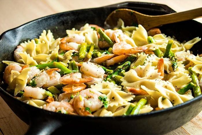 Bow Tie Pasta with Shrimp and Asparagus