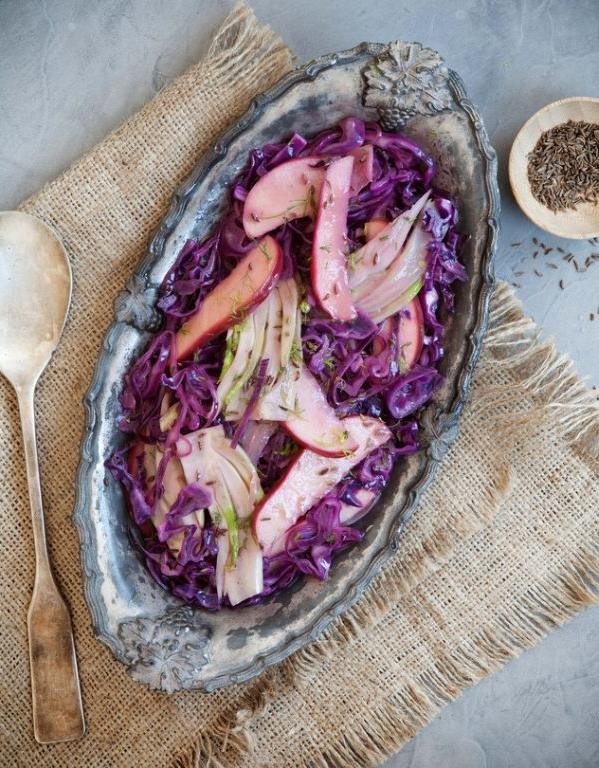 Braised Cabbage with Apples and Fennel