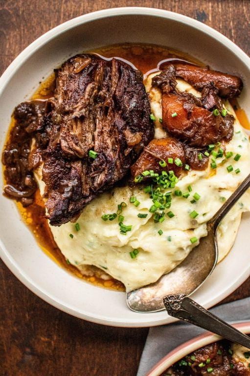 Braised Groundhog in Red Wine Sauce