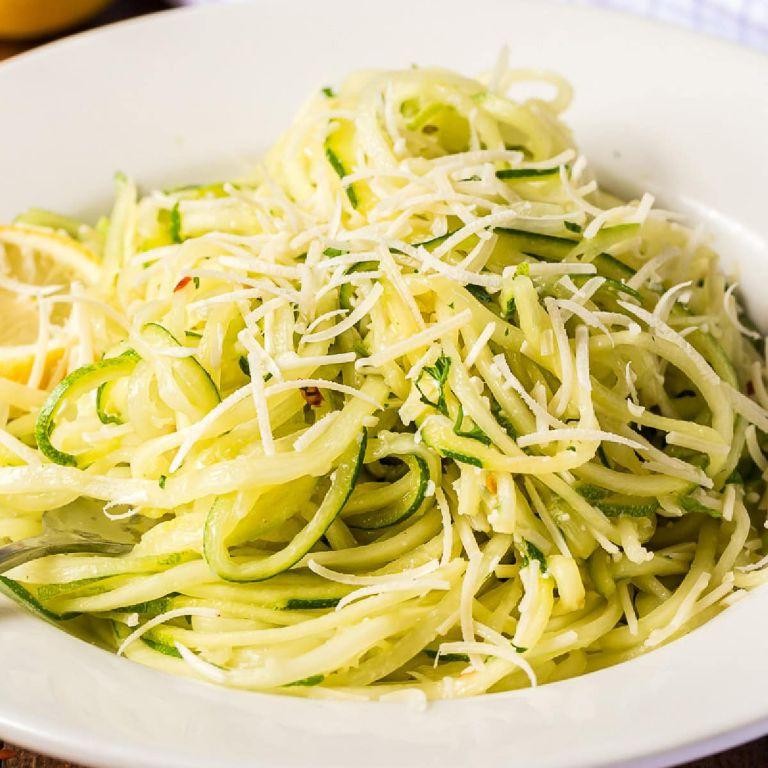 Bright Lemon Zucchini Noodles