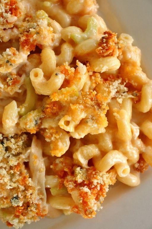 Buffalo Chicken Baked Mac and Cheese