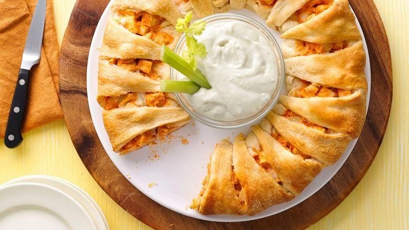 Buffalo Chicken Crescent Ring