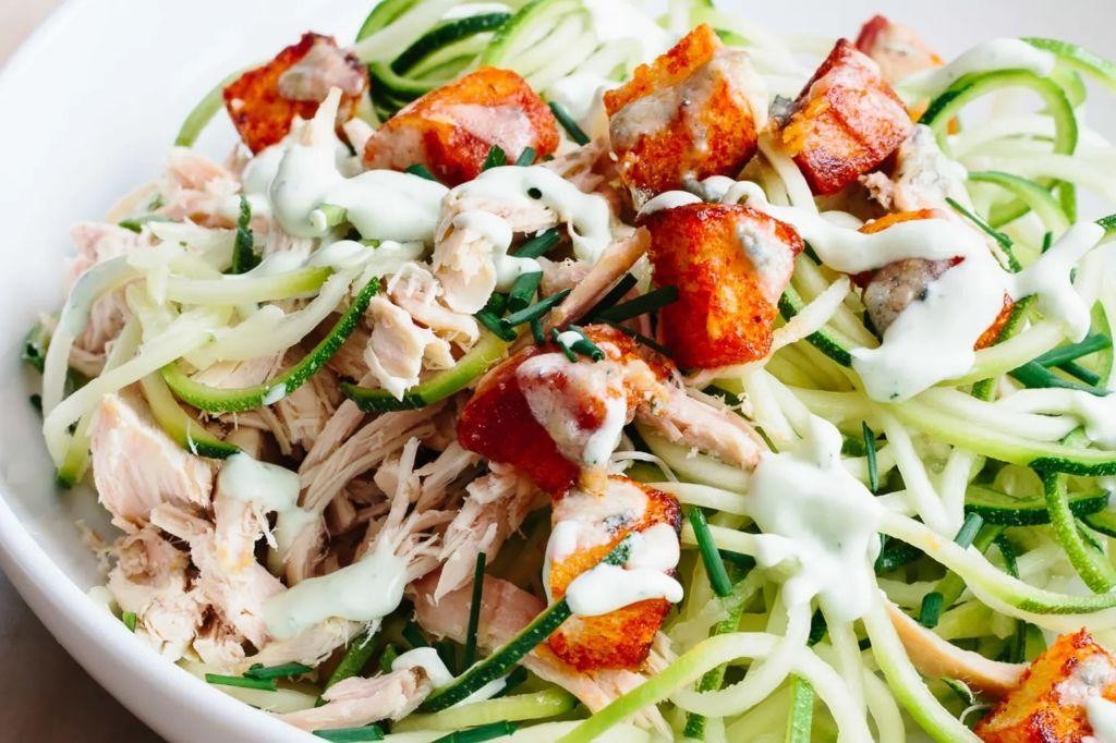 Buffalo Chicken Zoodles Salad