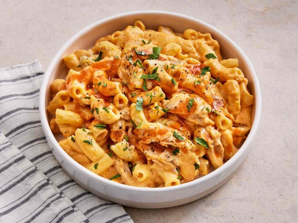 Buffalo-Style Creamy Chicken Macaroni