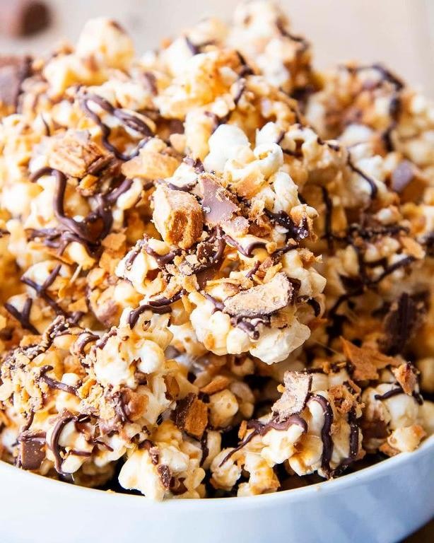Butterfinger Popcorn Mix