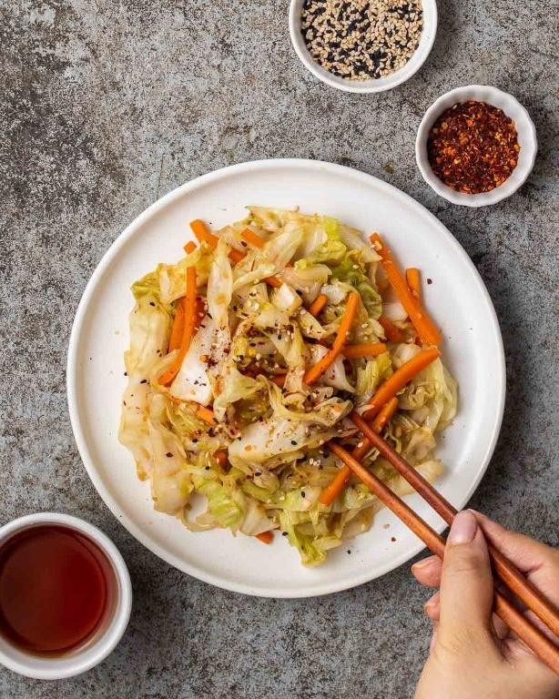 Cabbage and Carrot Stir-Fry with Ginger