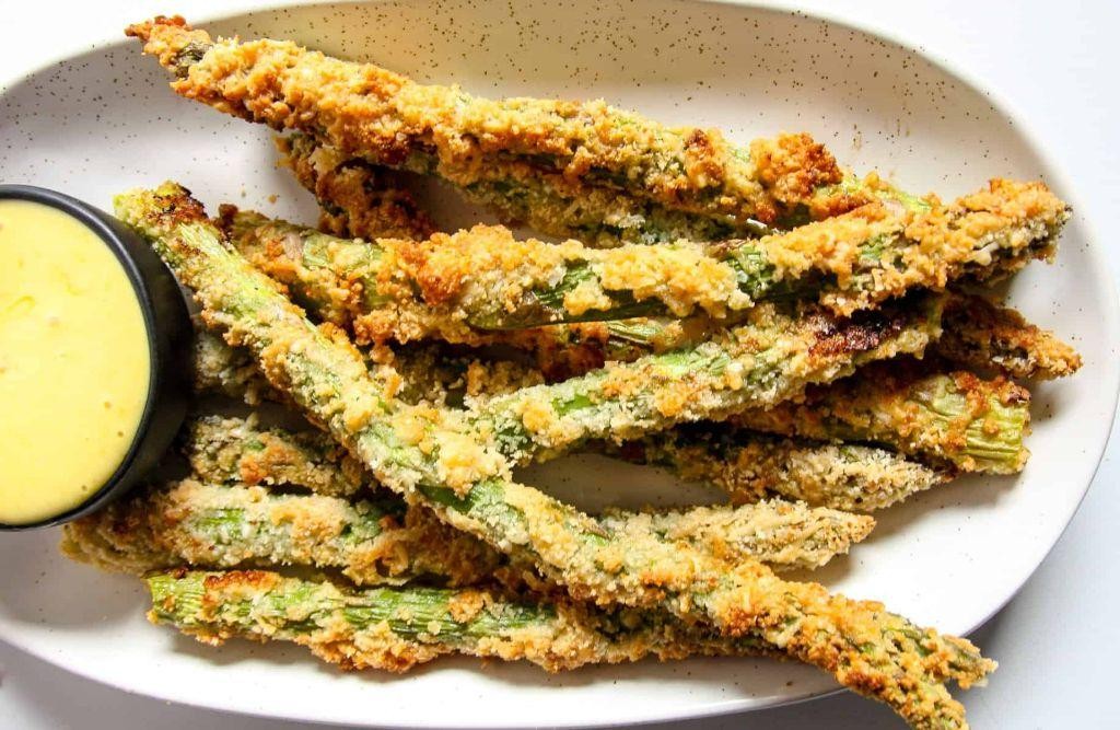 Cajun-Spiced Air Fryer Asparagus Chips