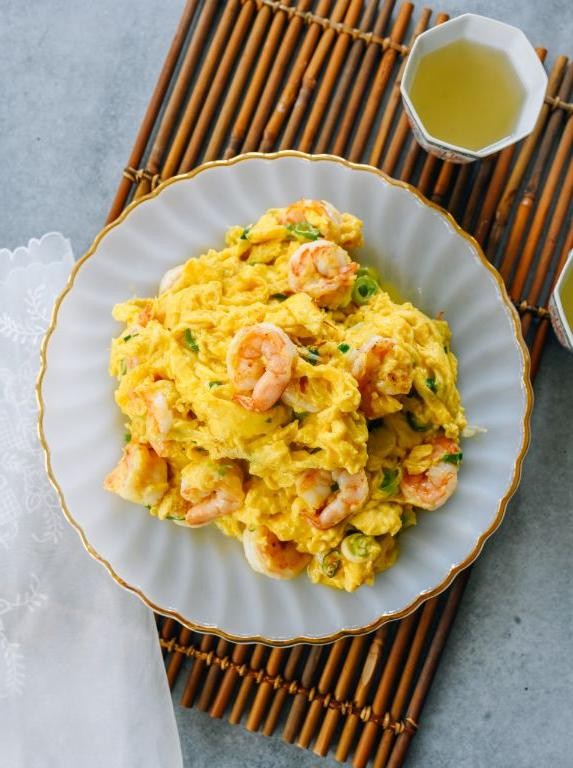 Cantonese Scrambled Eggs with Shrimp