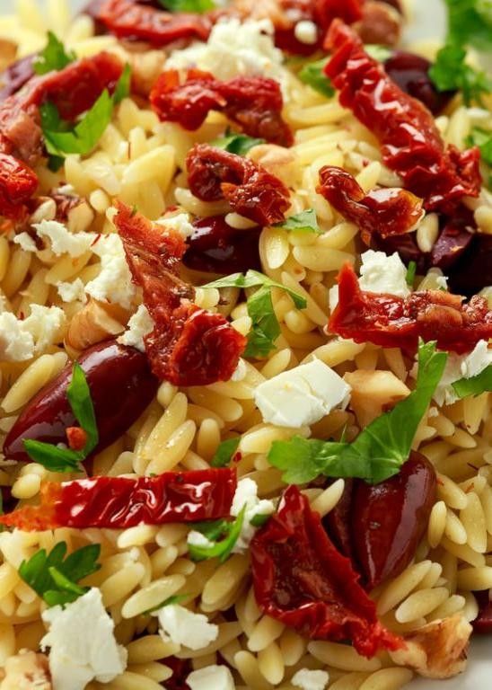 Caprese Orzo Pasta Salad with Sun-Dried Tomatoes
