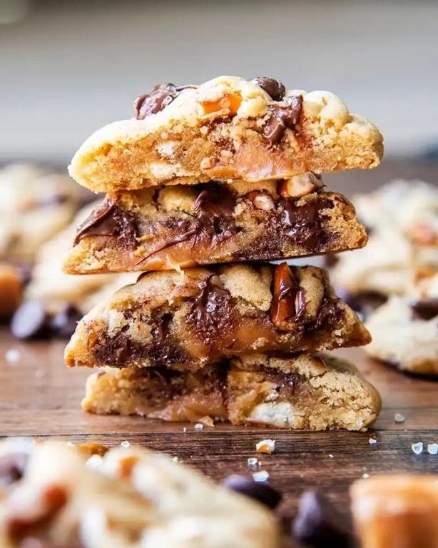Caramel Pretzel Potato Chip Cookies