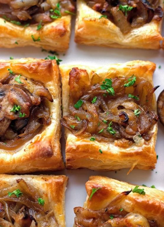 Caramelized Onion and Gruyere Phyllo Bread