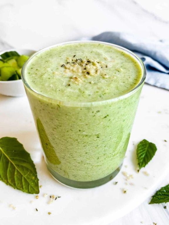 Celery, Cucumber, and Mint Smoothie
