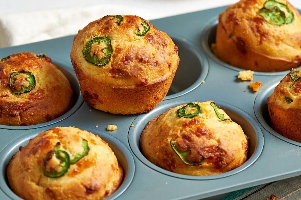 Cheddar Jalapeño Cornbread Muffins