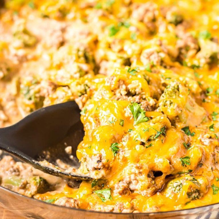 Cheesy Beef and Broccoli Skillet