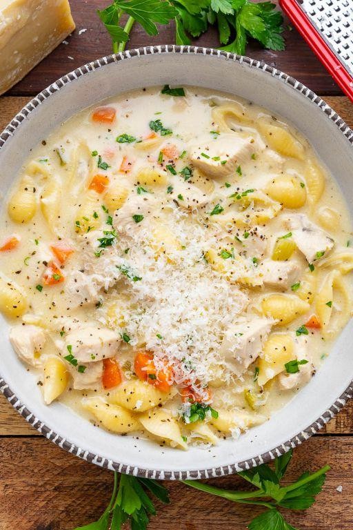 Cheesy Creamy Chicken Alfredo Soup
