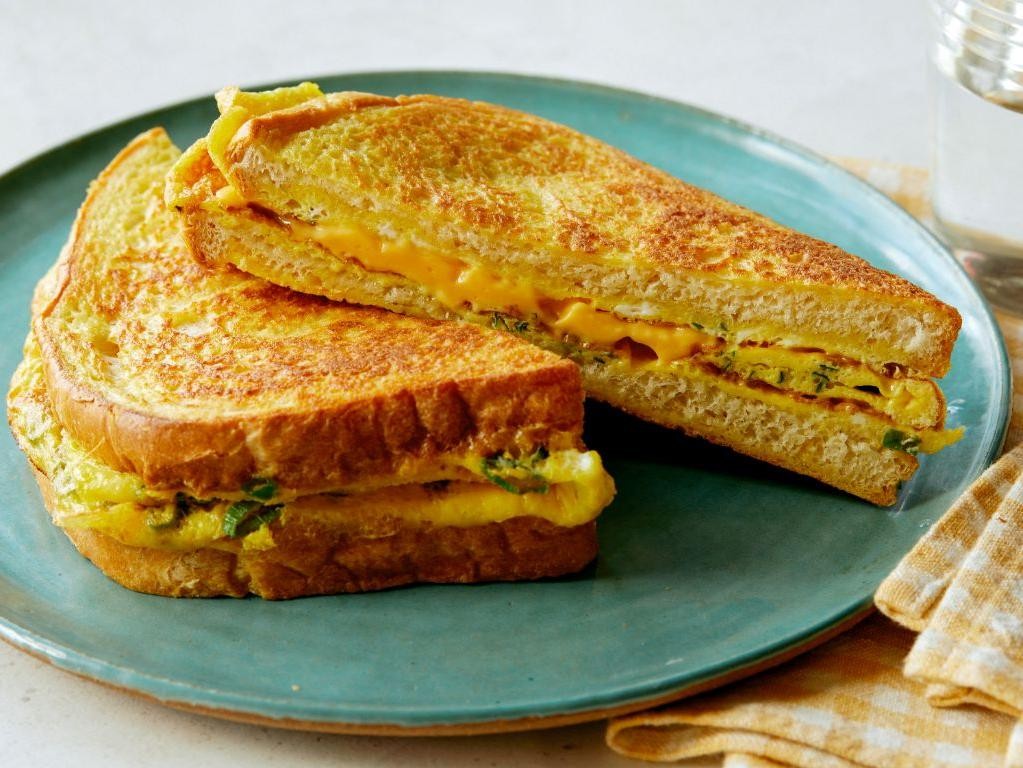 Cheesy Omelette Breakfast Sandwich