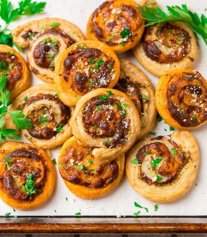 Cheesy Pesto and Sundried Tomato Filo Pinwheels