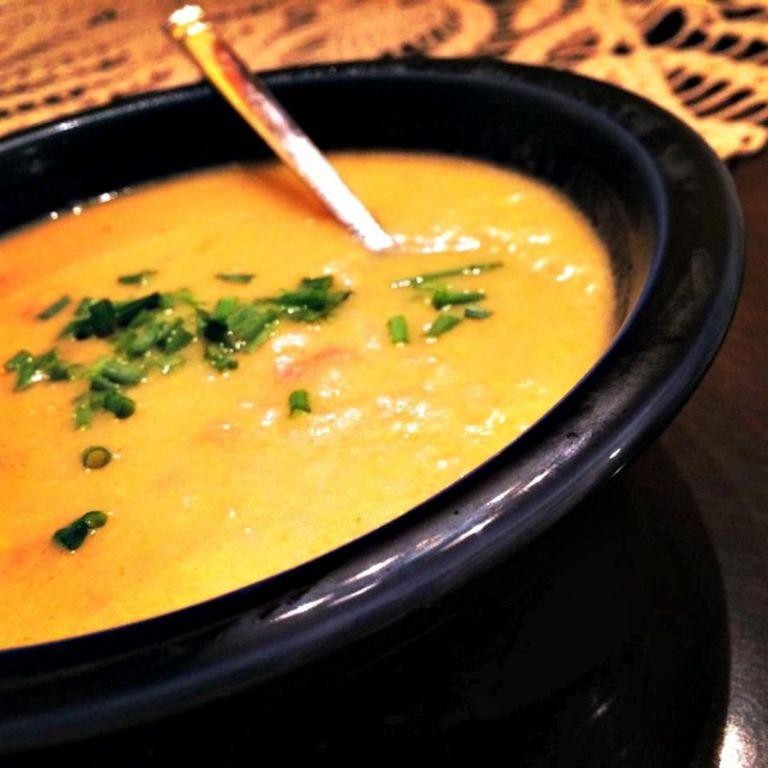 Cheesy Potato Leek Soup with Cheddar