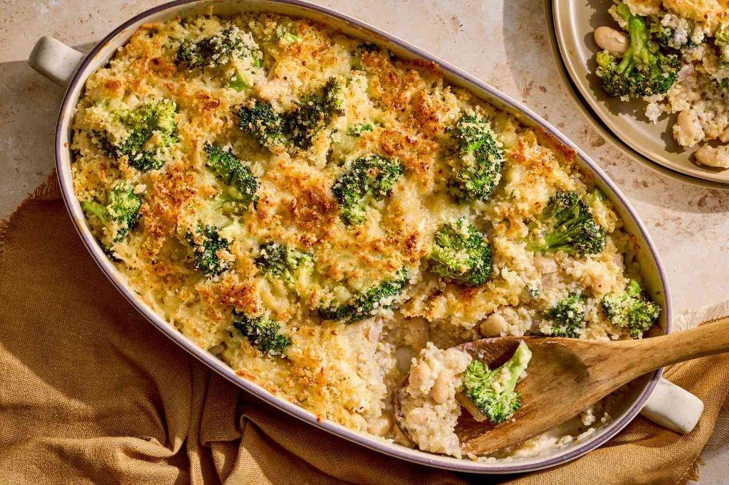 Cheesy Quinoa and Broccoli Casserole
