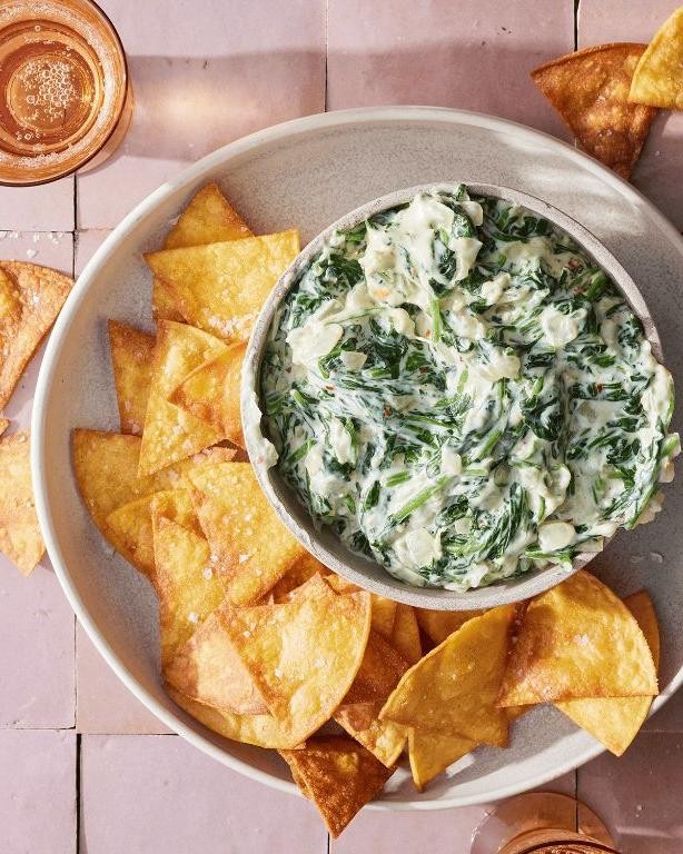 Cheesy Spinach and Artichoke Dip with Tortilla Chips