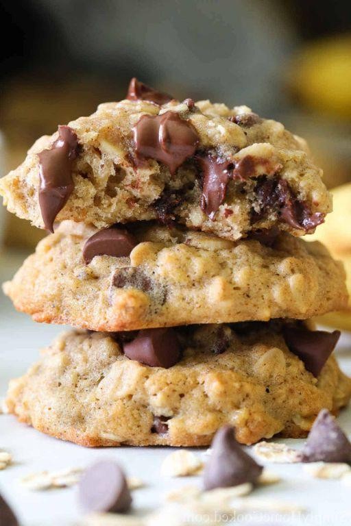 Chewy Banana Oatmeal Chocolate Chip Cookies