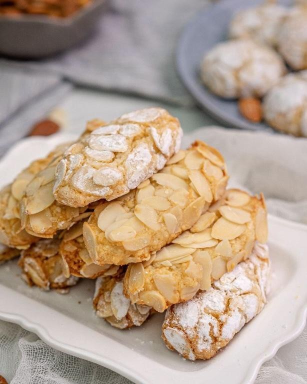 Chewy Double Almond Amaretti Sweets