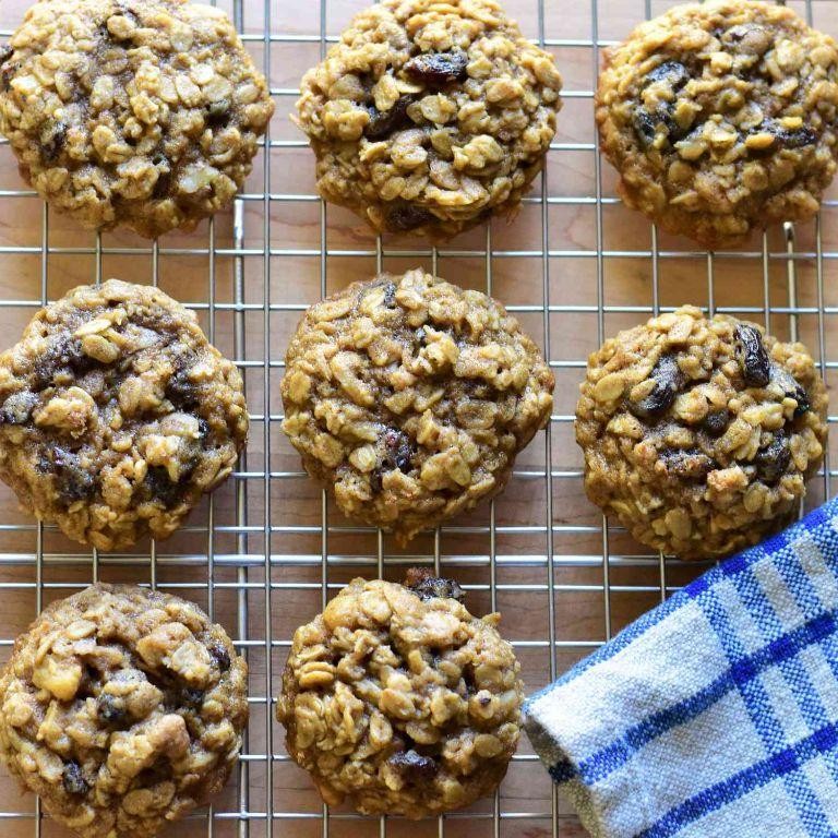 Chewy Oatmeal Buttermilk Cookies