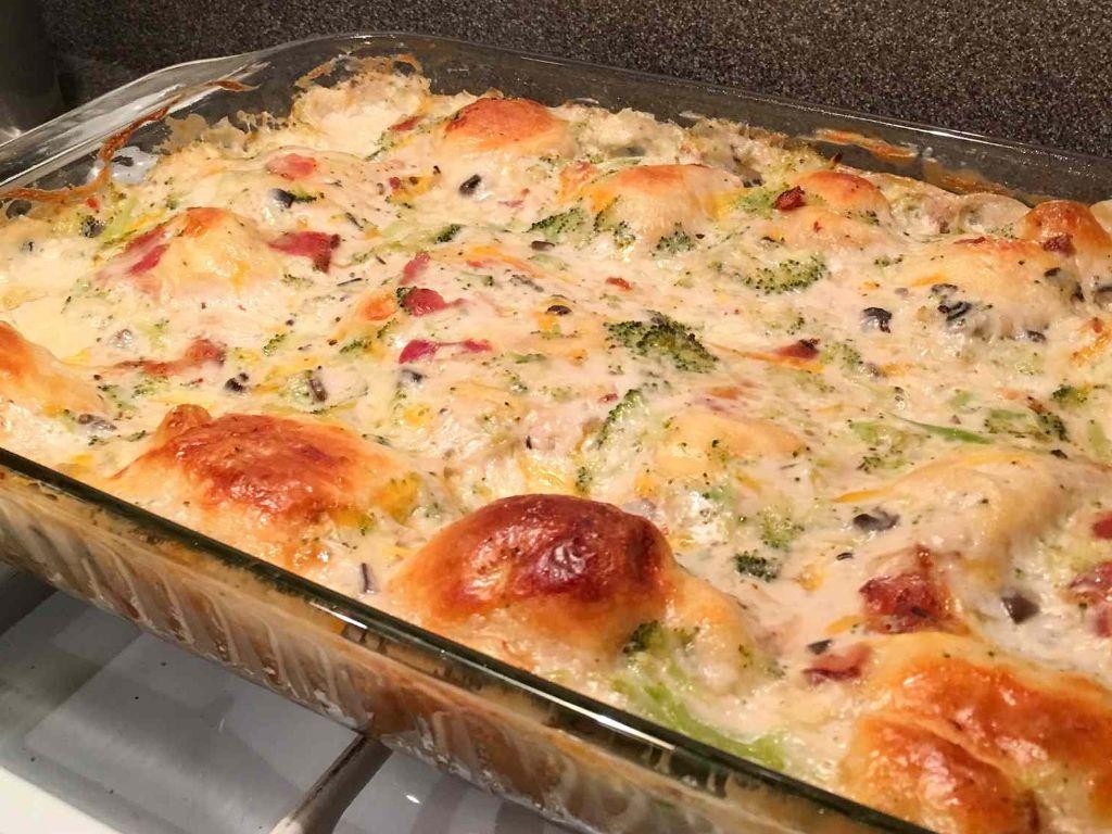 Chicken Crescent Roll Casserole