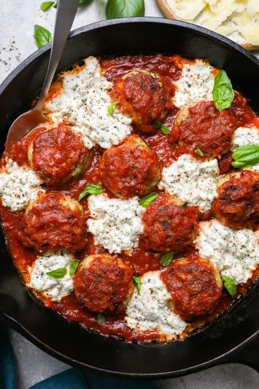 Chicken Ricotta Meatballs in Tomato Sauce